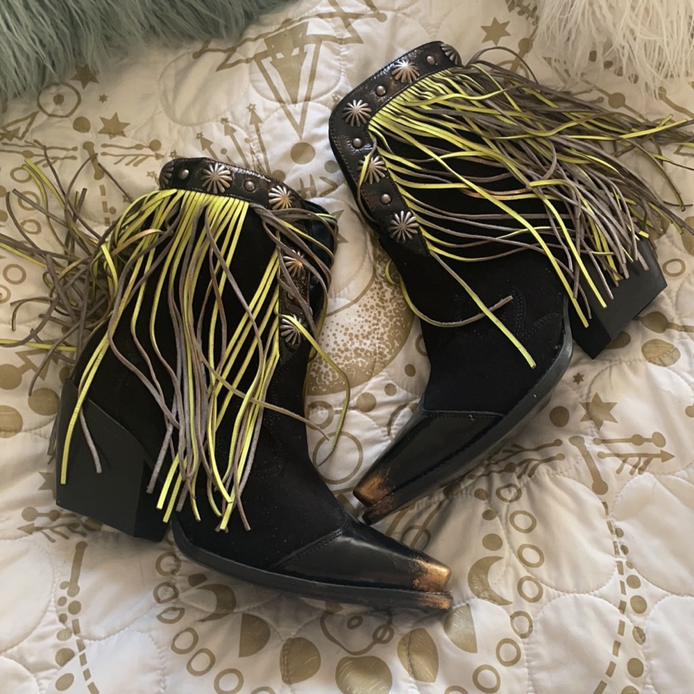 Brand new never worn Mezcalero leather fringe bootie size 9 (40)